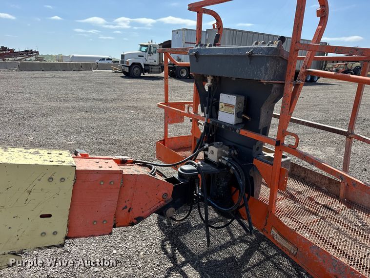 image for item ET6123 2014 JLG 600S boom lift