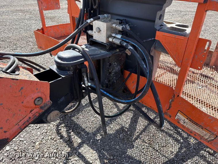 image for item ET6123 2014 JLG 600S boom lift