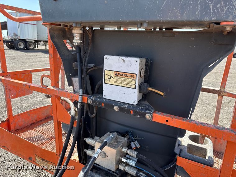 image for item ET6123 2014 JLG 600S boom lift