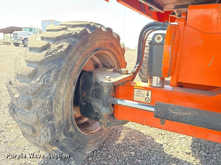 image for item ET6123 2014 JLG 600S boom lift