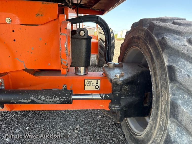 image for item ET6123 2014 JLG 600S boom lift