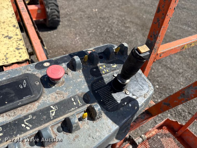 image for item ET6123 2014 JLG 600S boom lift