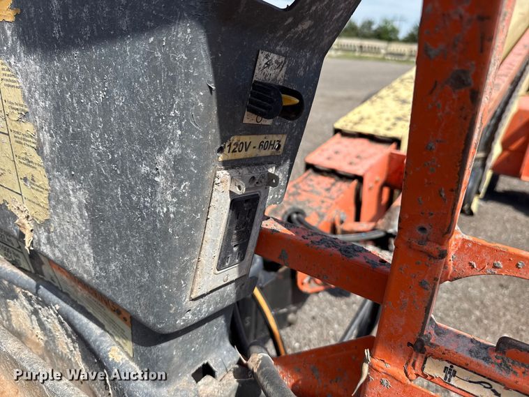 image for item ET6123 2014 JLG 600S boom lift