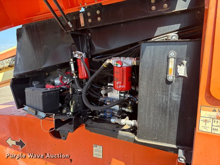 image for item ET6123 2014 JLG 600S boom lift