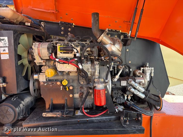 image for item ET6123 2014 JLG 600S boom lift