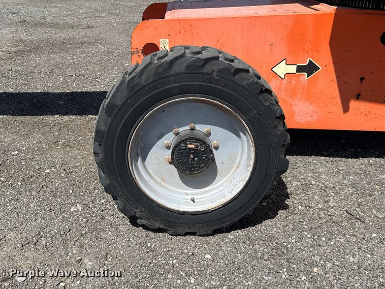 image for item ET6123 2014 JLG 600S boom lift