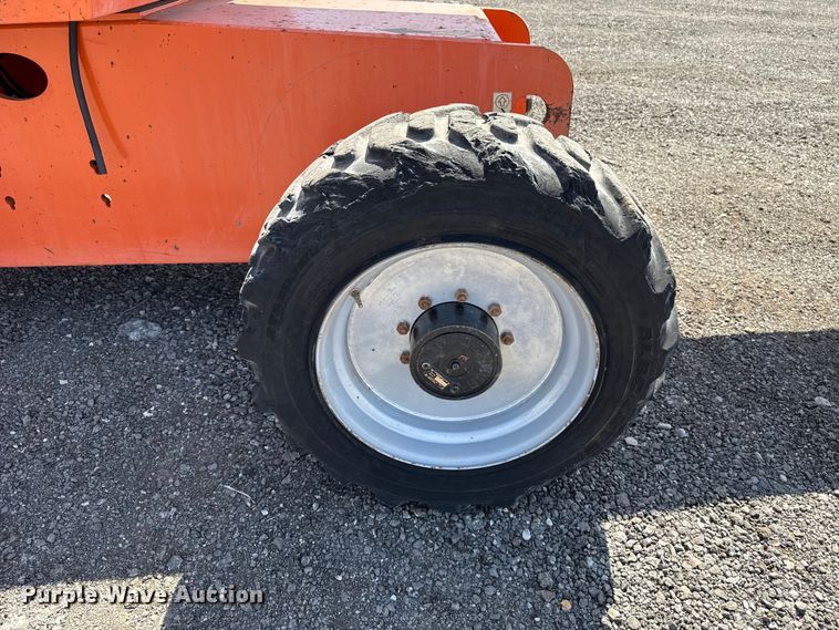 image for item ET6123 2014 JLG 600S boom lift