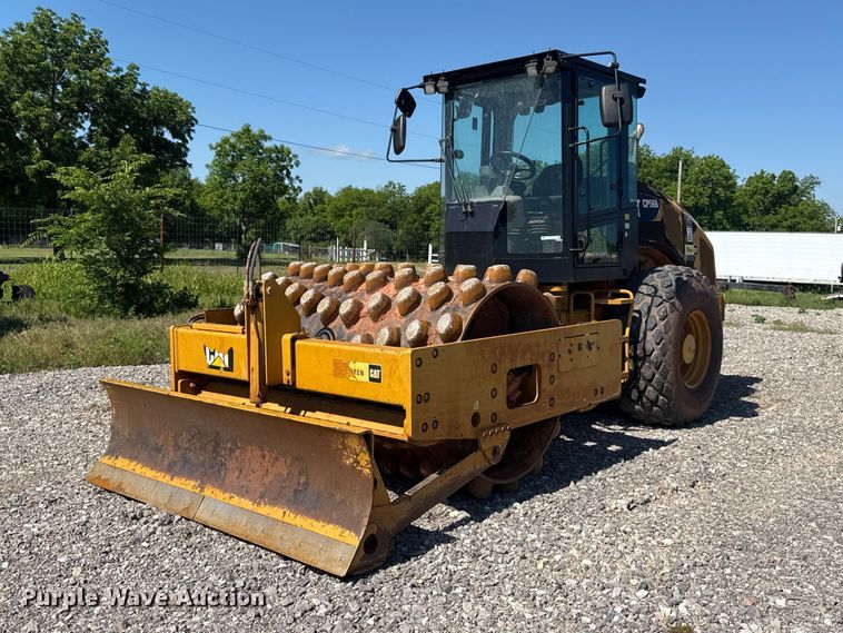 image for item ET6137 2017 Caterpillar CP56B single drum vibratory roller