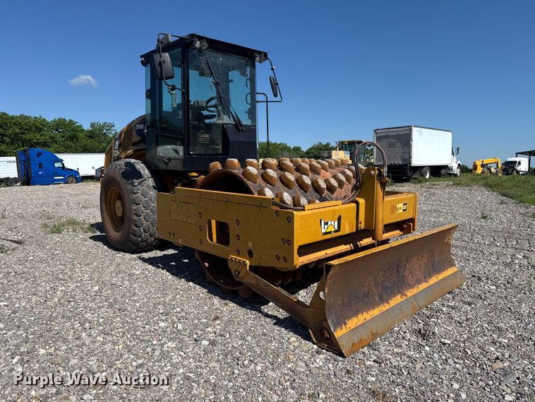image for item ET6137 2017 Caterpillar CP56B single drum vibratory roller