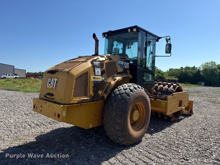 image for item ET6137 2017 Caterpillar CP56B single drum vibratory roller