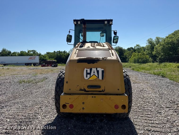 image for item ET6137 2017 Caterpillar CP56B single drum vibratory roller