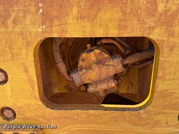 image for item ET6137 2017 Caterpillar CP56B single drum vibratory roller