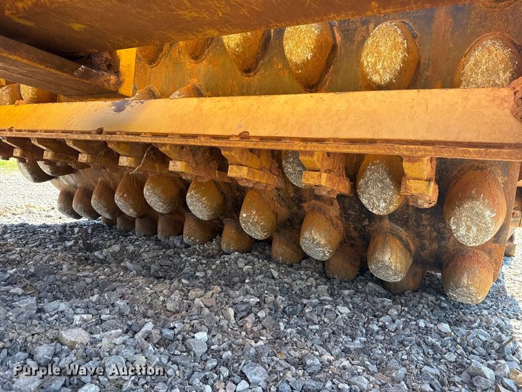 image for item ET6137 2017 Caterpillar CP56B single drum vibratory roller