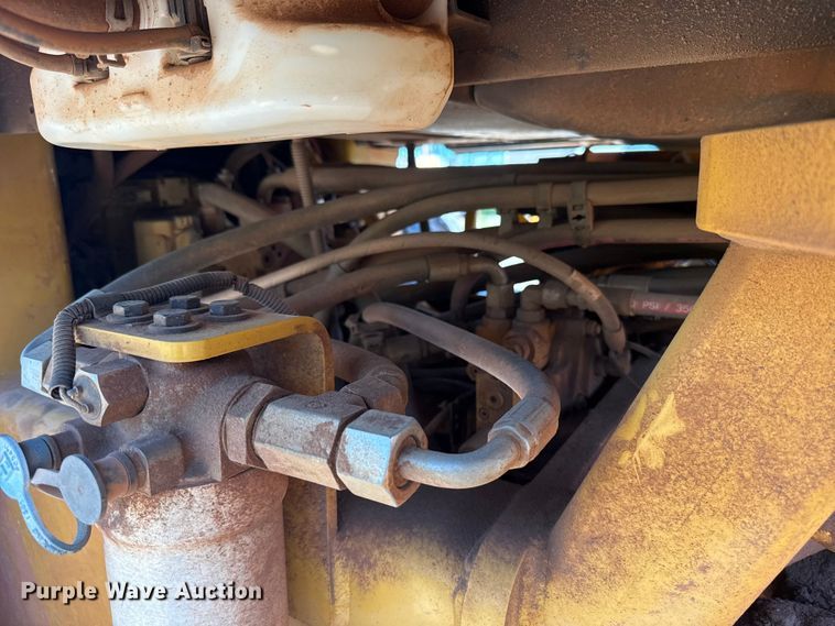 image for item ET6137 2017 Caterpillar CP56B single drum vibratory roller