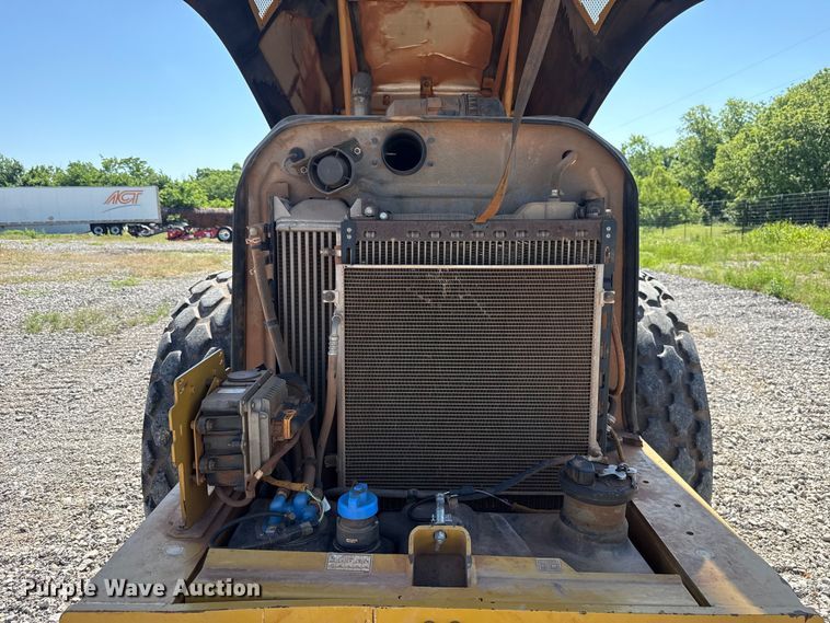 image for item ET6137 2017 Caterpillar CP56B single drum vibratory roller