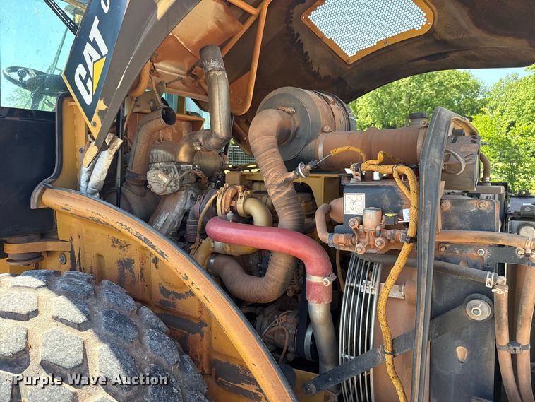 image for item ET6137 2017 Caterpillar CP56B single drum vibratory roller