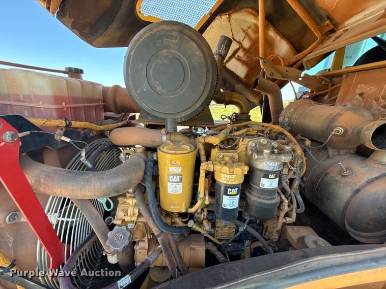 image for item ET6137 2017 Caterpillar CP56B single drum vibratory roller