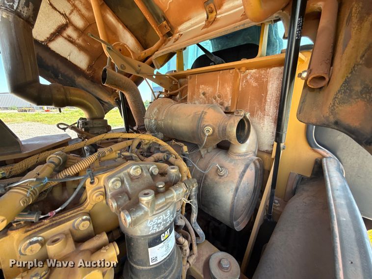 image for item ET6137 2017 Caterpillar CP56B single drum vibratory roller