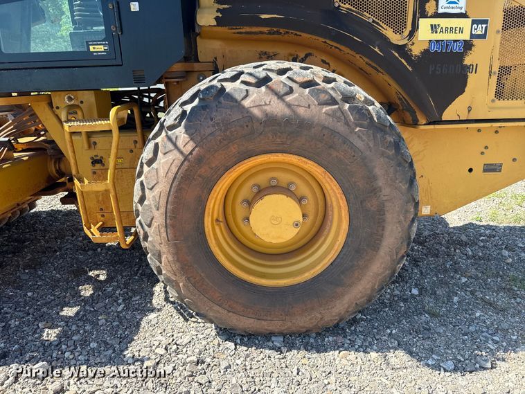 image for item ET6137 2017 Caterpillar CP56B single drum vibratory roller