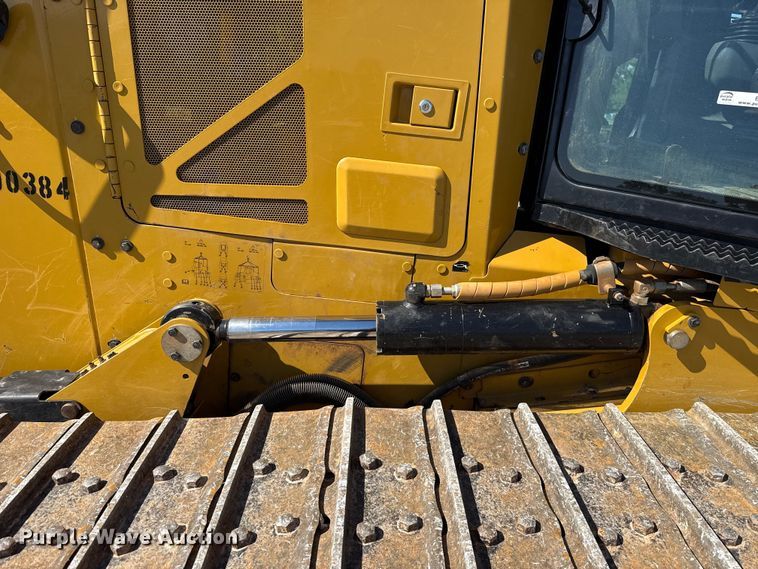 image for item ET6138 2022 Caterpillar D4 dozer