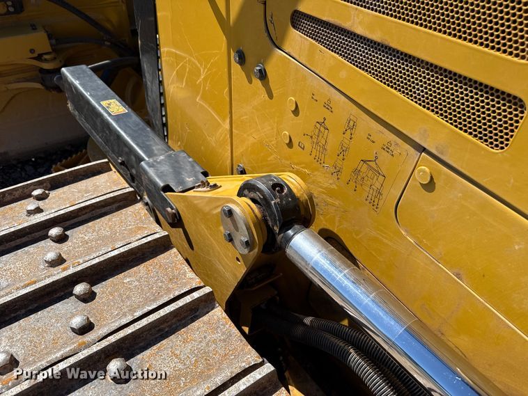 image for item ET6138 2022 Caterpillar D4 dozer