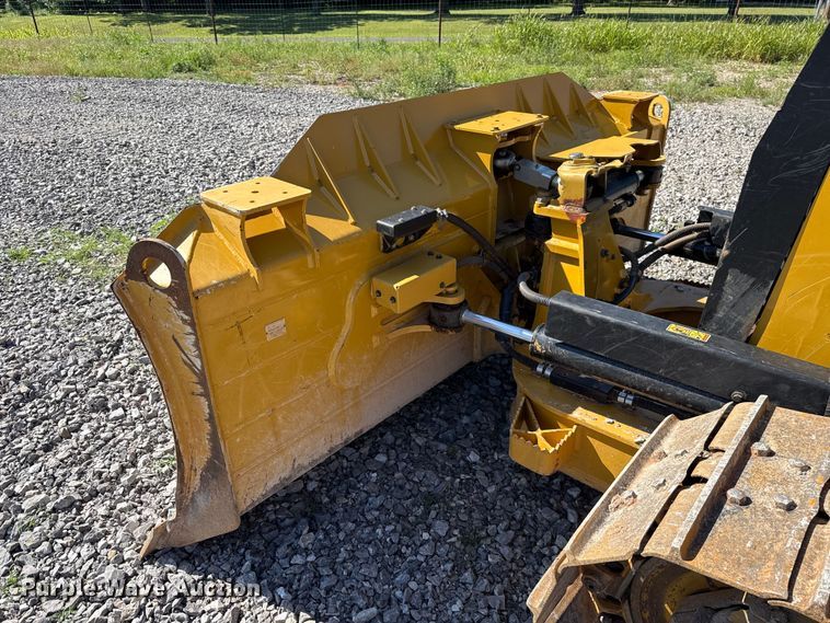 image for item ET6138 2022 Caterpillar D4 dozer