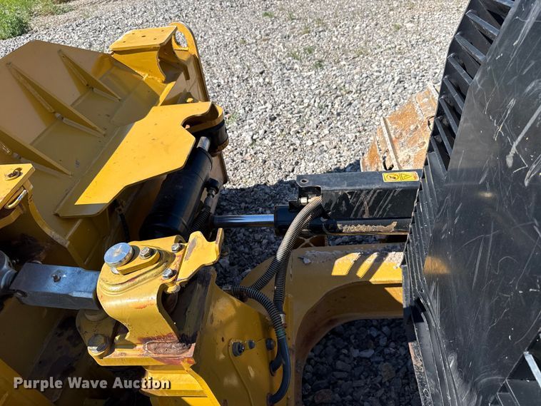 image for item ET6138 2022 Caterpillar D4 dozer