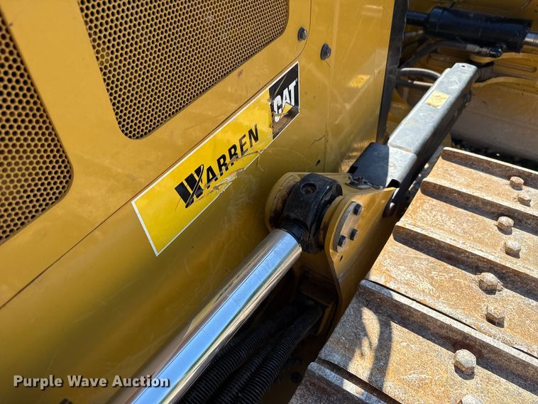image for item ET6138 2022 Caterpillar D4 dozer