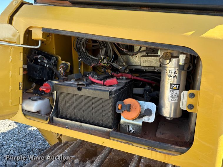 image for item ET6138 2022 Caterpillar D4 dozer