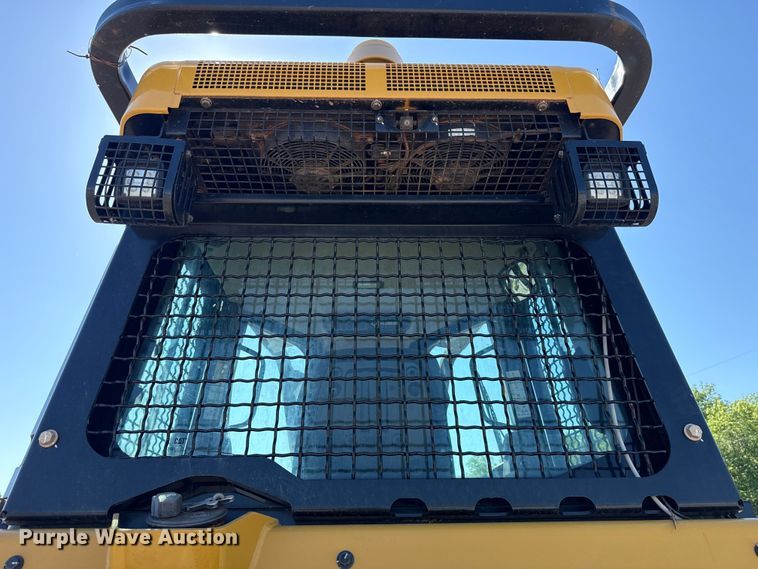 image for item ET6138 2022 Caterpillar D4 dozer