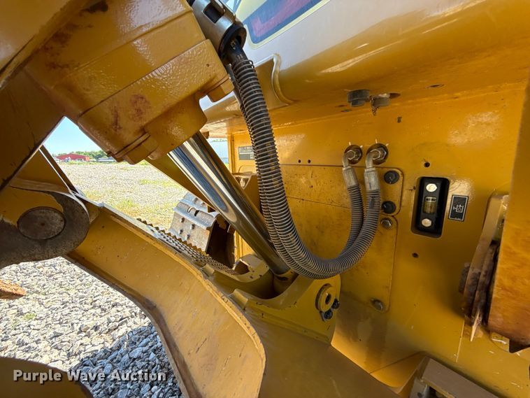 image for item ET6138 2022 Caterpillar D4 dozer