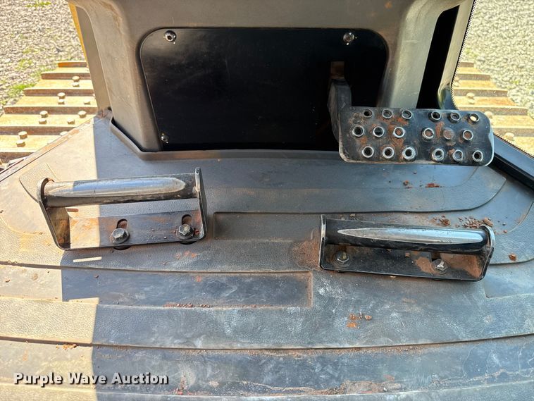 image for item ET6138 2022 Caterpillar D4 dozer