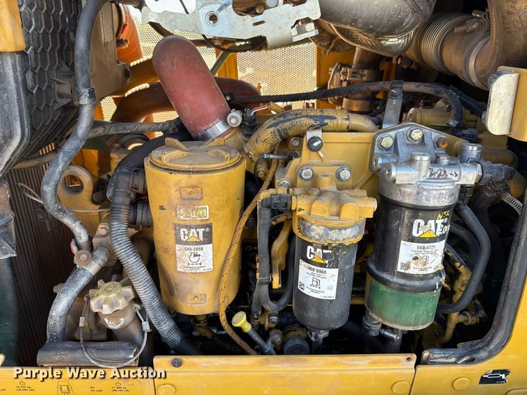 image for item ET6138 2022 Caterpillar D4 dozer