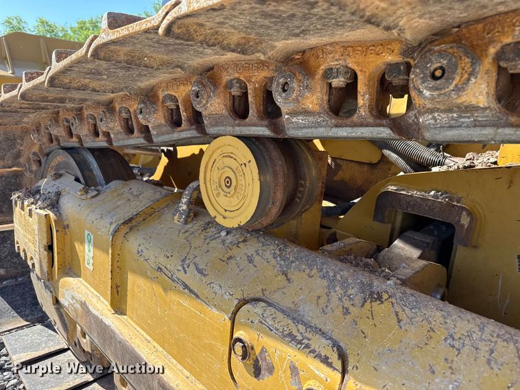 image for item ET6138 2022 Caterpillar D4 dozer
