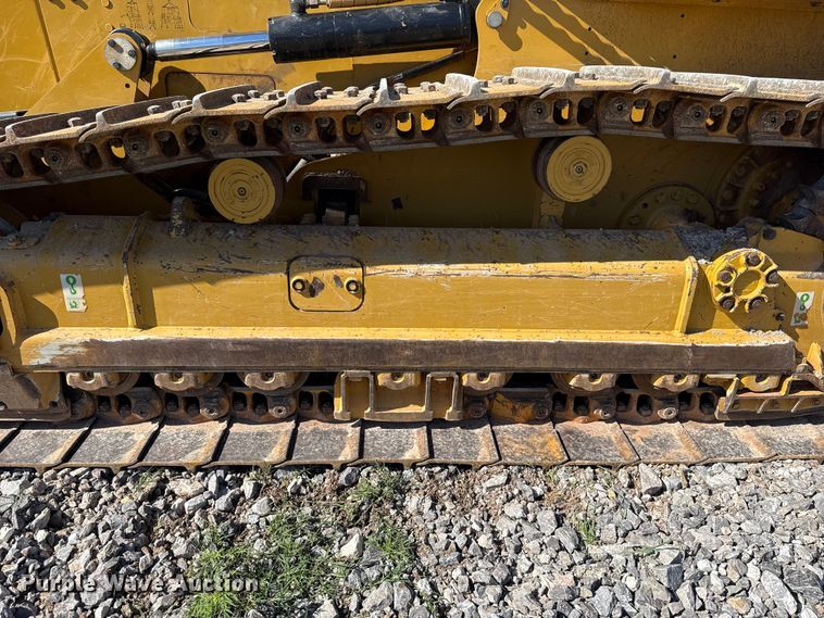 image for item ET6138 2022 Caterpillar D4 dozer