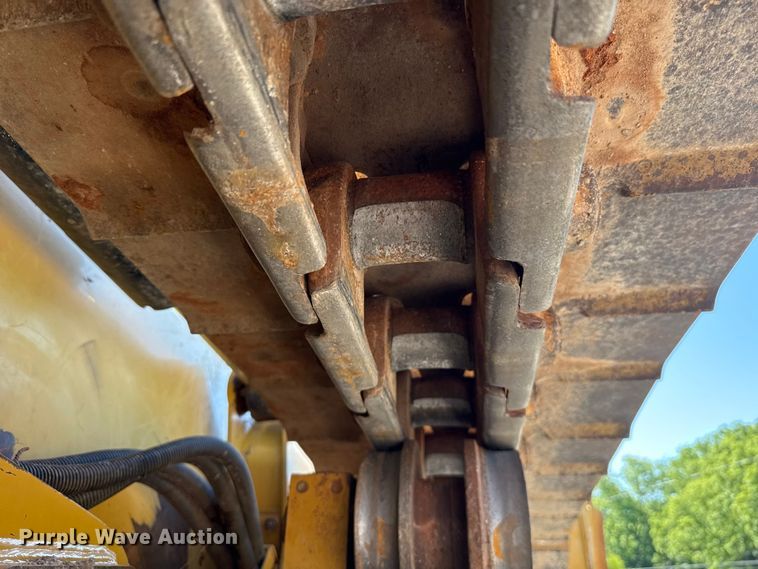 image for item ET6138 2022 Caterpillar D4 dozer