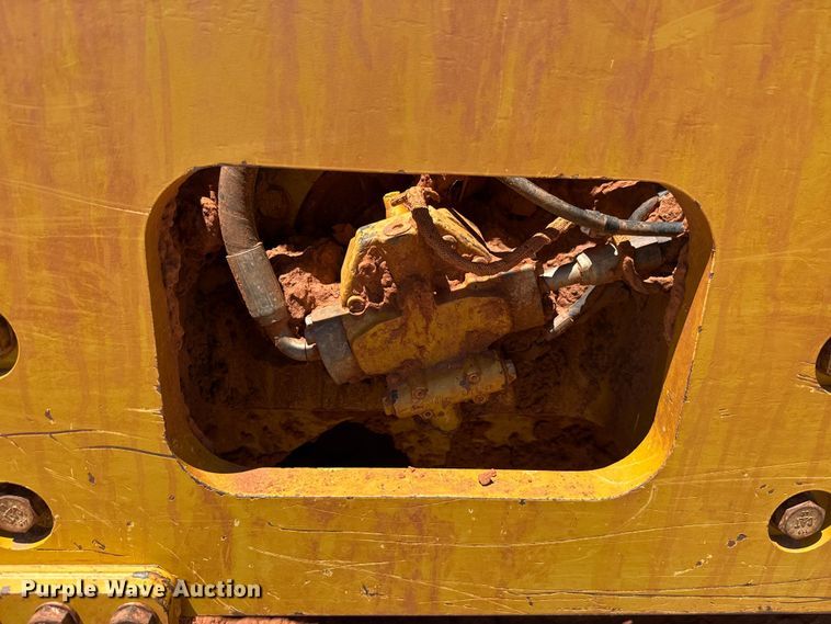 image for item ET6139 2018 Caterpillar CP56B single drum vibratory roller