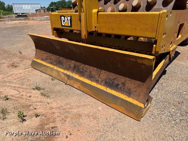 image for item ET6139 2018 Caterpillar CP56B single drum vibratory roller