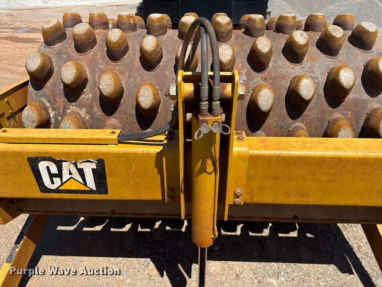 image for item ET6139 2018 Caterpillar CP56B single drum vibratory roller