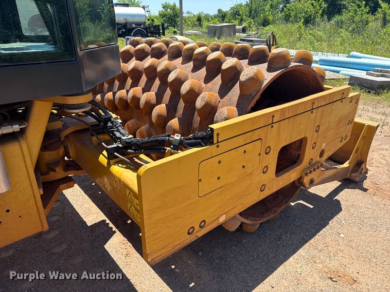 image for item ET6139 2018 Caterpillar CP56B single drum vibratory roller