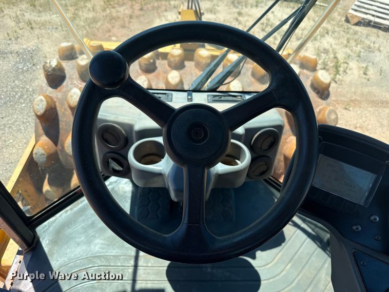 image for item ET6139 2018 Caterpillar CP56B single drum vibratory roller