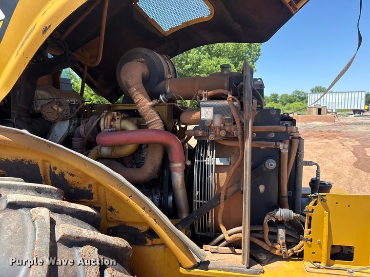 image for item ET6139 2018 Caterpillar CP56B single drum vibratory roller