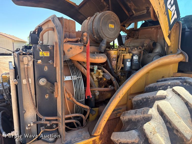 image for item ET6139 2018 Caterpillar CP56B single drum vibratory roller
