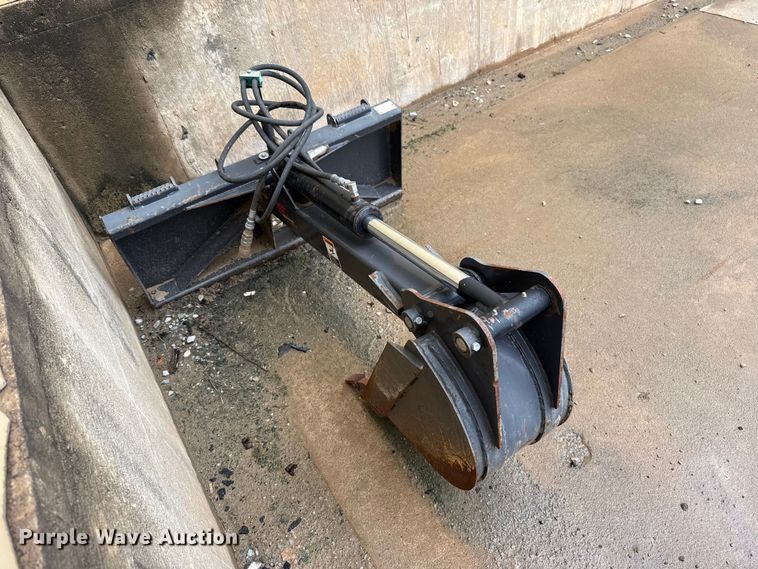 image for item ET6236 FFC LAF2301-0022 skid steer backhoe