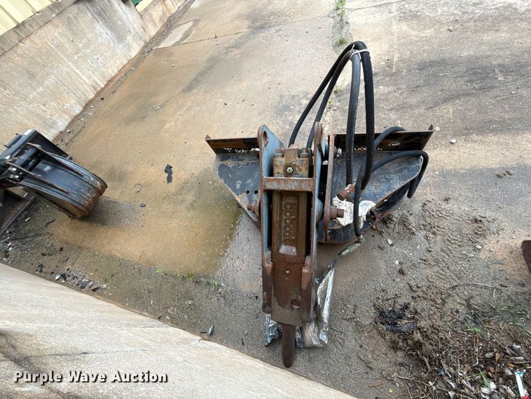 image for item ET6237 Bobcat  skid steer breaker