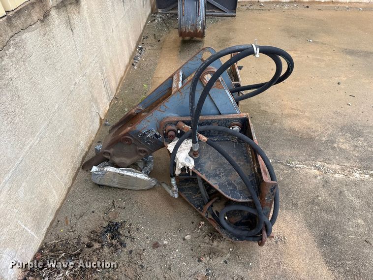 image for item ET6237 Bobcat  skid steer breaker