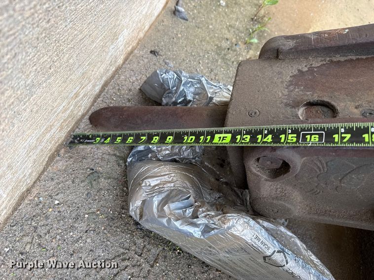image for item ET6237 Bobcat  skid steer breaker