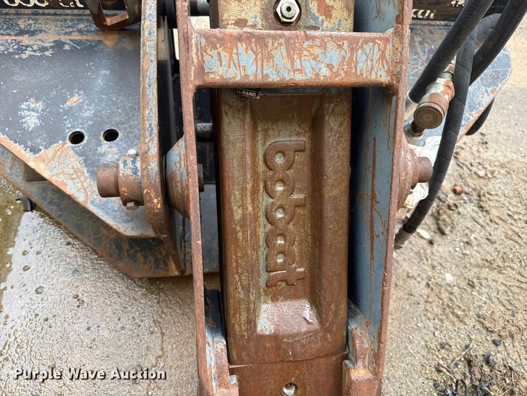 image for item ET6237 Bobcat  skid steer breaker