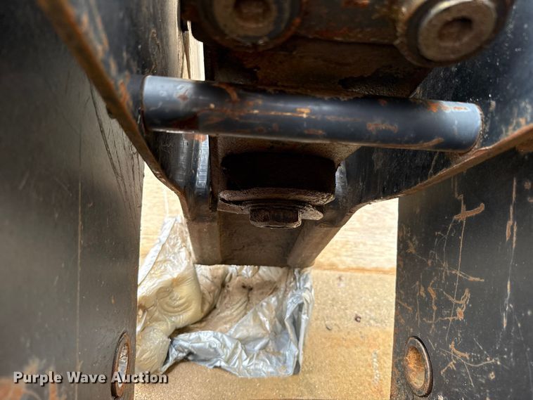 image for item ET6237 Bobcat  skid steer breaker