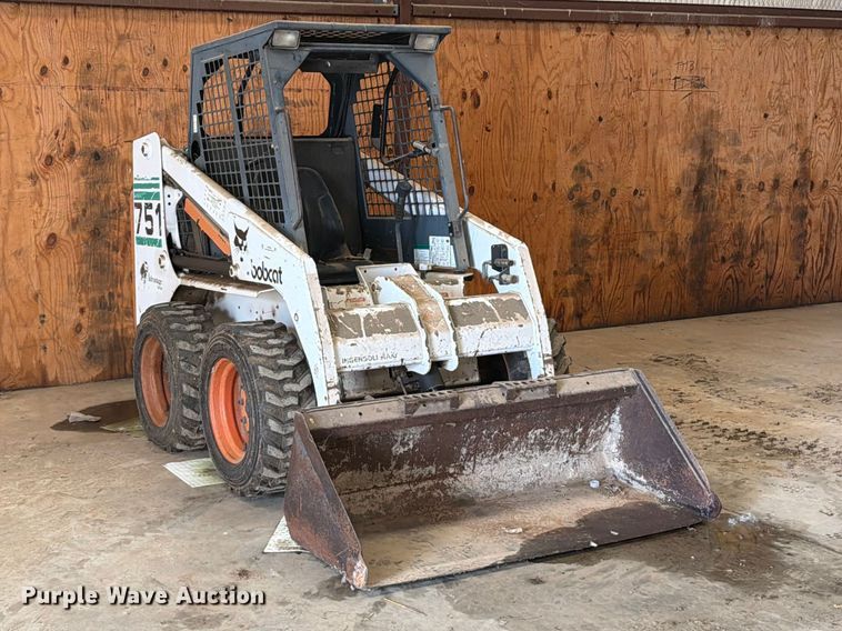 image for item ET6238 1999 Bobcat 751 skid steer loader